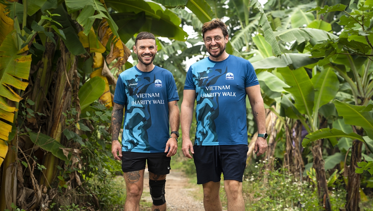 Australian, Irish teachers trek across Vietnam for charity